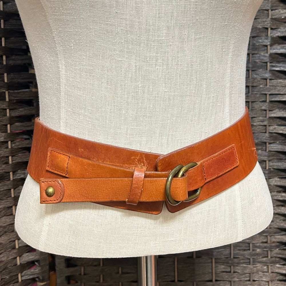 Gap vintage genuine leather belt in brown small medium